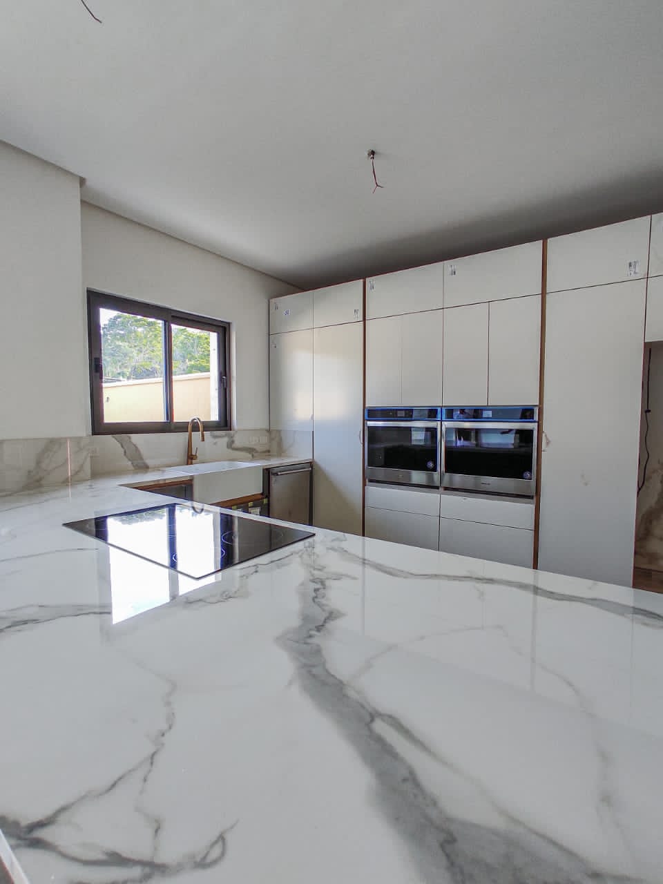 Modern and Spacious Townhouse in Guataparo